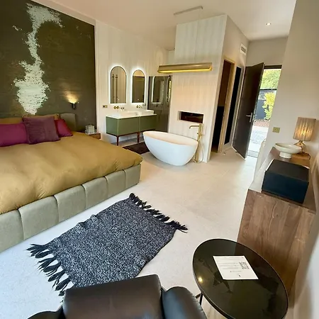 537 Emilion - Luxury Couette-café Saint-Laurent-des-Combes